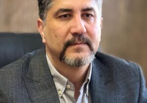 مصاحبه با عضو کمسیون بهبود فضای کسب و کار اتاق بازرگانی استان اصفهان پیرامون اقتصاد هنر نیازمند بازنگری جدی است!